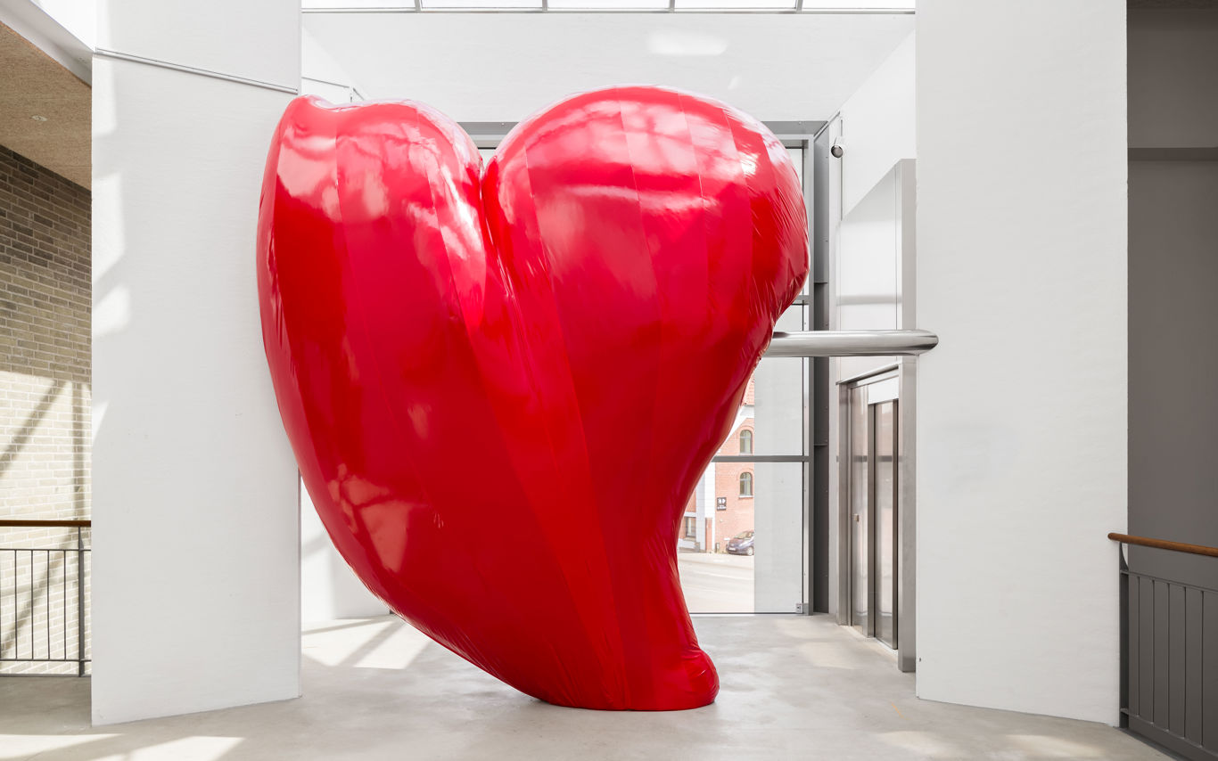 Skulpturen 'Det pressede hjerte'